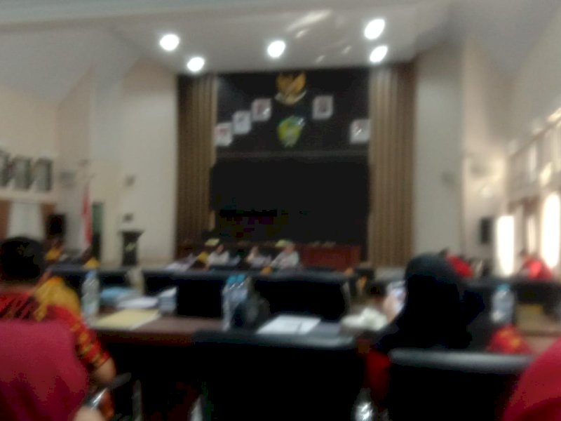 Rapat pembahasan APBD Pemkab Gowa 2024 di Gedung DPRD. 
