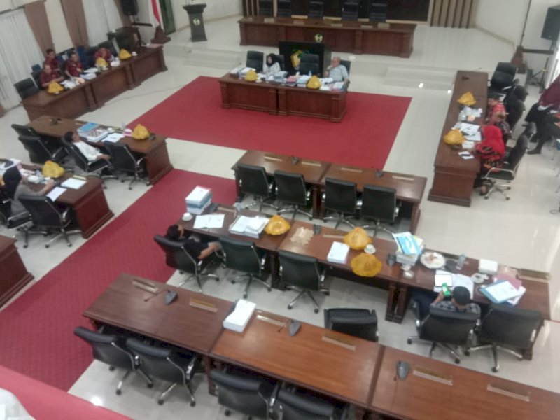 Rapat pembahasan APBD Gowa yang berjalan alot sejak pekan lalu. 