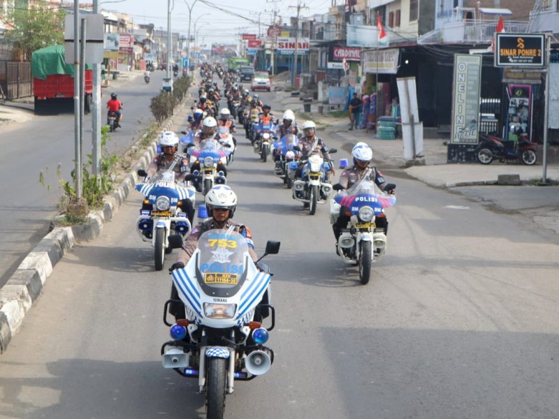 Show of force Kodim 1411/Blk dan Polres Bulukumba bersama Satpol-PP dan Dishub. 