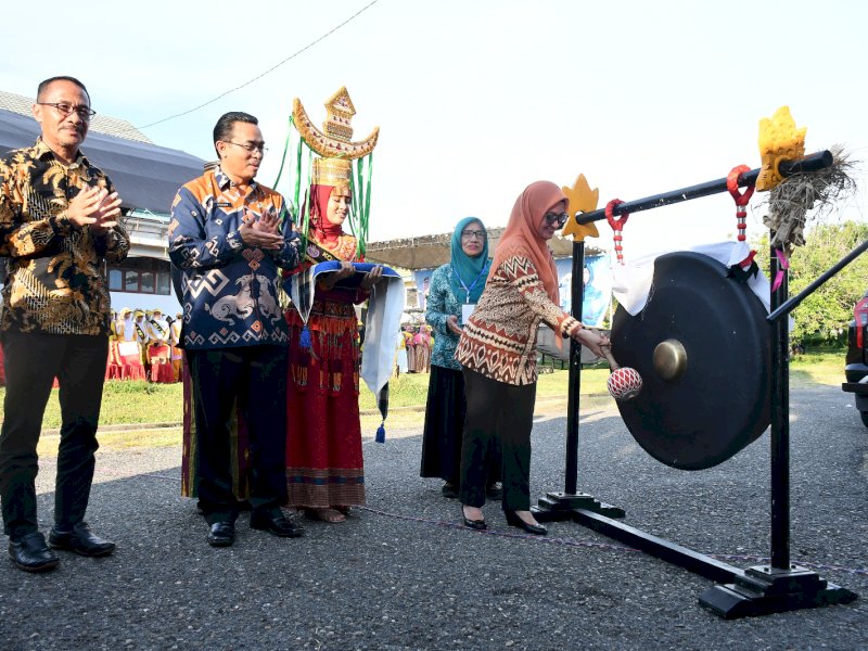 Bupati Luwu Utara, Indah Putri Indriani launching kampung KB, Jumat (1/12/2023).