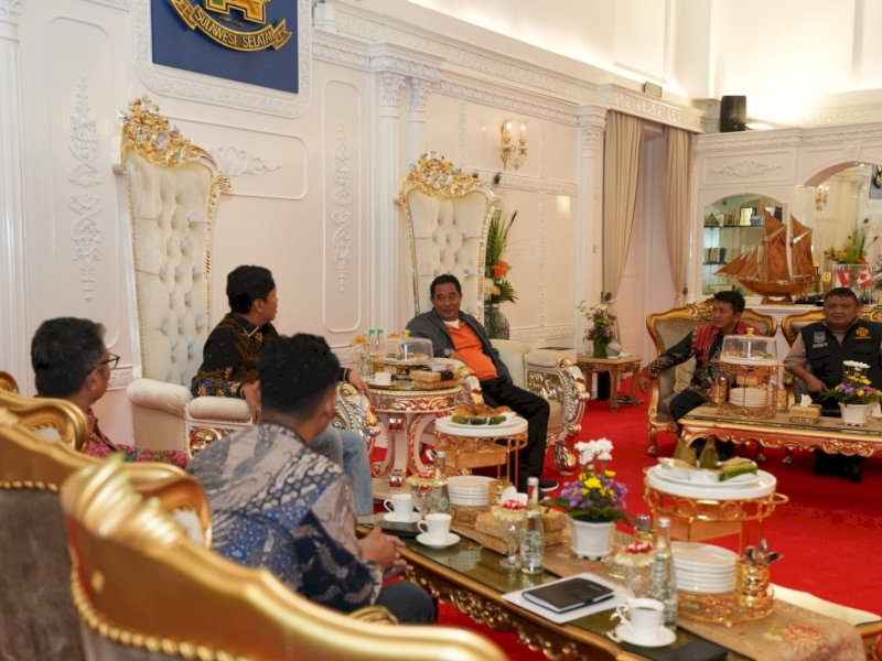 Penjabat Gubernur Sulsel, Bahtiar Baharuddin, bertemu pimpinan PT Perkebunan Nusantara (PTPN) di Rumah Jabatan Gubernur Sulsel, Minggu 3 Desember 2023.