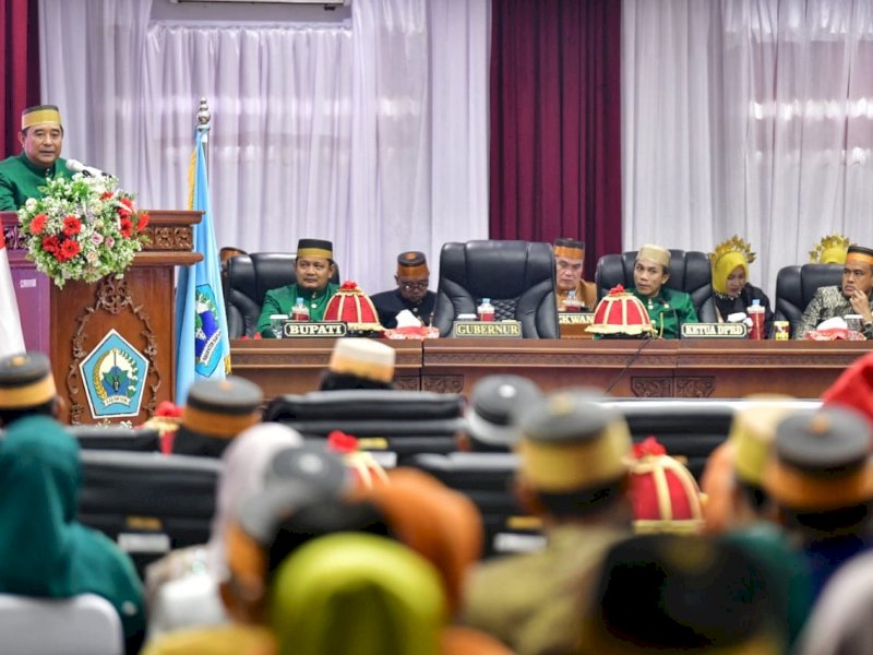 Pj Gubernur Sulsel Bahtiar Baharuddin menghadiri peringatan Hari Ulang Tahun (HUT) Bantaeng ke-769. 