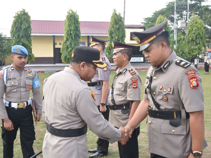 Kapolres Bulukumba AKBP Supriyanto memimpin upacara pelantikan Kapolsek Gantarang dan Kasat Intelkam Polres Bulukumba. 
