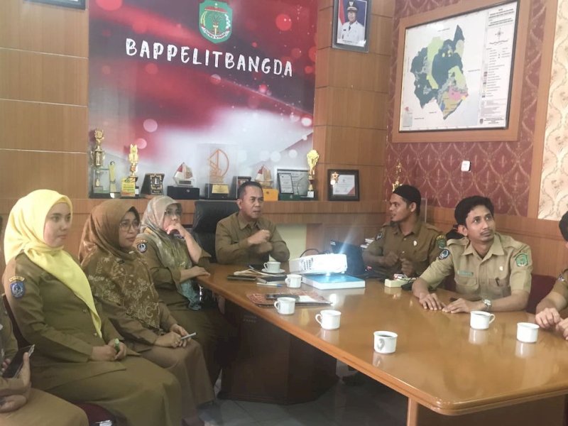 Kadiskes Luwu Utara Pimpin Pelayanan Kesehatan Bergerak di Desa Terpedo Jaya