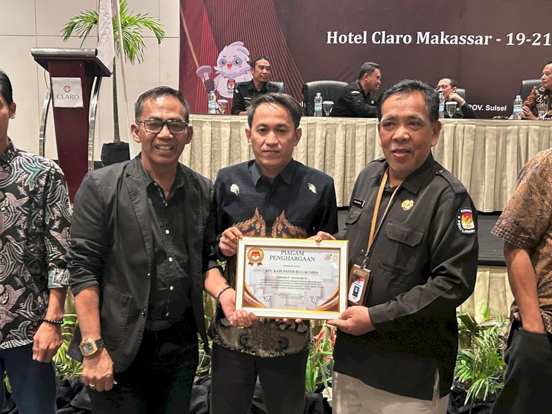 KPU Bulukumba Raih Penghargaan Pengelolaan Anggaran Badan Adhoc Terbaik