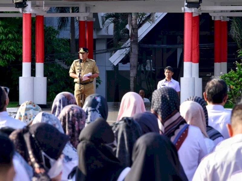 Penjabat Gubernur Sulsel Bahtiar Baharuddin, memimpin apel pagi pascalibur Natal 2023