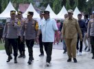 Bahtiar dan Kapolda Andi Rian Kunjungi Wajo, Gelar Pasar Murah hingga Panen Cabai