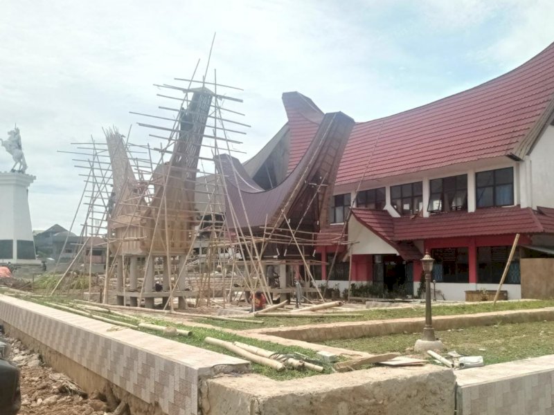 Proyek alun alun Kota Rantepao.