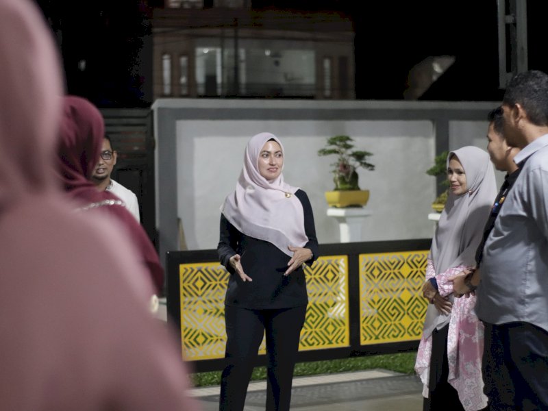 Ketua KPU Sulsel bertemu Bupati Lutra Indah Putri Indriani. 