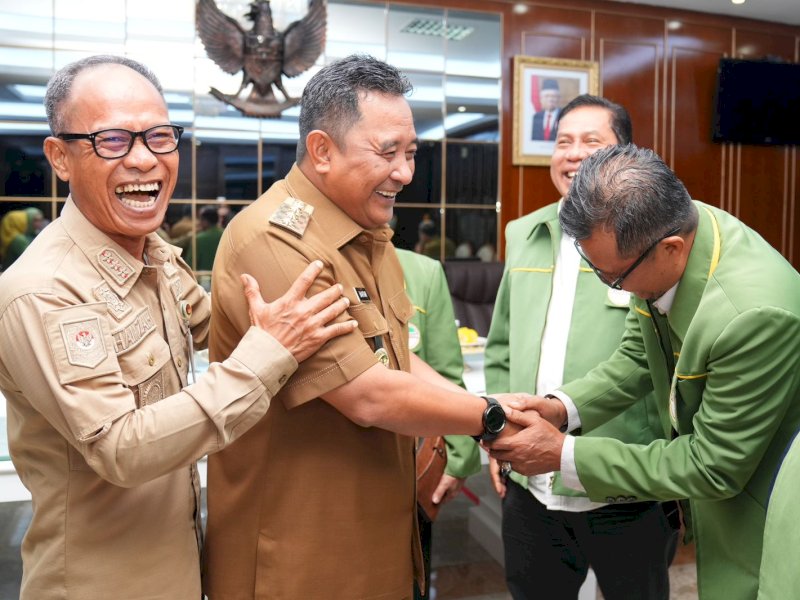 Pj Gubernur Bahtiar menerima pengurus KKLR Sulsel. 
