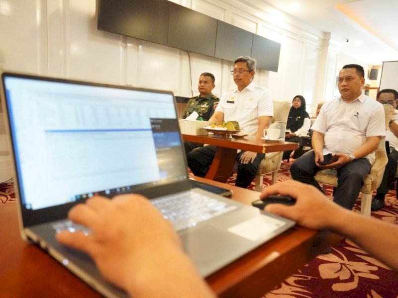 Rakor Pengendalian Inflasi secara virtual di Baruga Lounge, Kantor Gubernur Sulsel. 