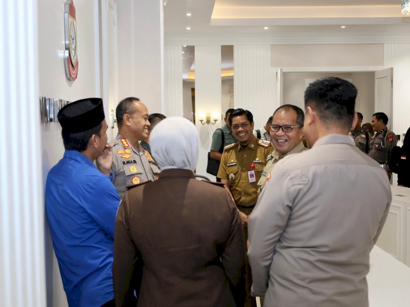 Wali Kota Makassar Moh Ramdhan Pomanto mengajak Forkopimda Makassar berkunjung ke ruangan barunya pasca-rehabilitasi Kantor Balai Kota. 