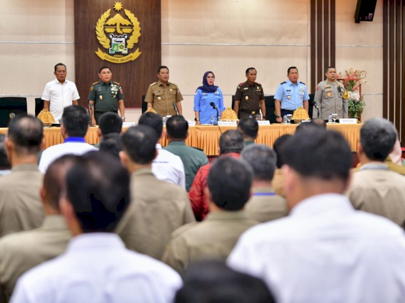 Penjabat Gubernur Sulsel Bahtiar Baharuddin bersilaturahim dengan Pangdam XIV Hasanuddin Mayjen Bobby Rinal Makmun.
