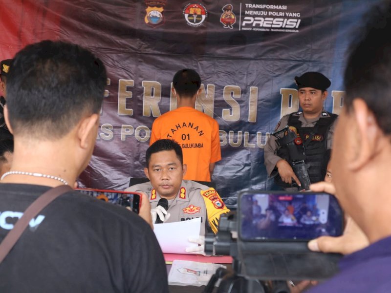Kapolres Bulukumba AKBP Andi Erma Suyono memberi keterangan pers, Rabu (17/1/2024). 