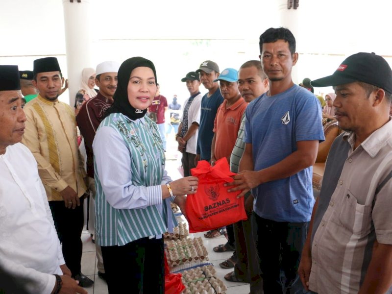 Jumat berkah yang digagas oleh Ketua Tim Penggerak PKK Kabupaten Bulukumba Andi Herfida Muchtar/Ist