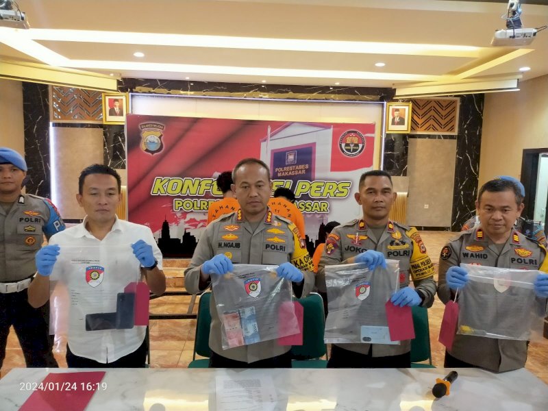 Pihak Polrestabes Makassar saat ekspose kasus (PEDOMAN MEDIA/Nober) 