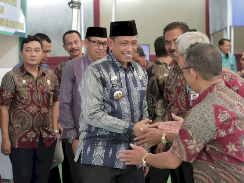 Bupati Wajo Amran Mahmud menghadiri tasyakuran predikat Wilayah Bebas Korupsi (WBK) Pengadilan Agama Sengkang di Kantor Pengadilan Agama Sengkang. 