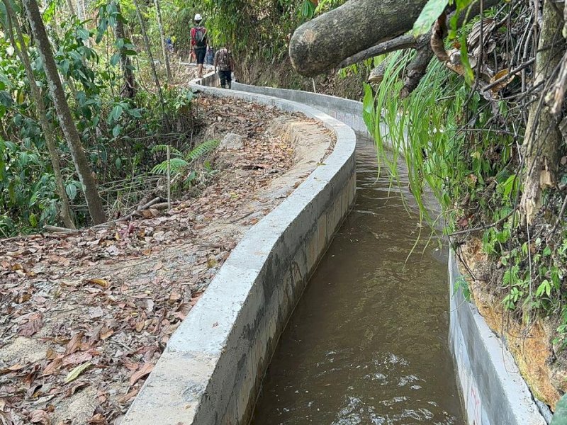 Irigasi Bulukumba yang menggunakan  beton Pracetak. 