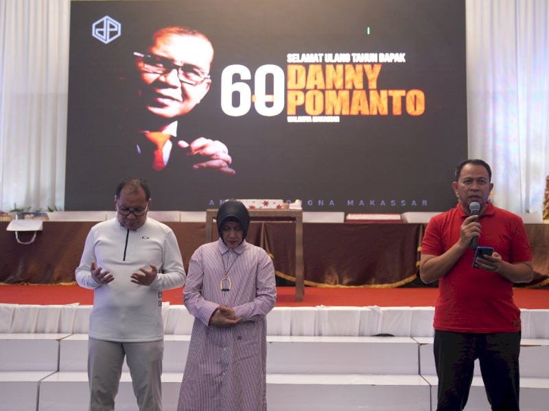 Wali Kota Makassar Moh Ramdhan Pomanto, merayakan ulang tahun yang ke-60 di kediamannya, Jalan Amirullah, Kota Makassar. 