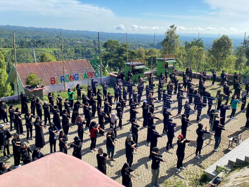 Dinkes Bulukumba bekerja sama dengan puskesmas di 10 kecamatan menggelar senam bersama, Jumat 2 Februari 2024.