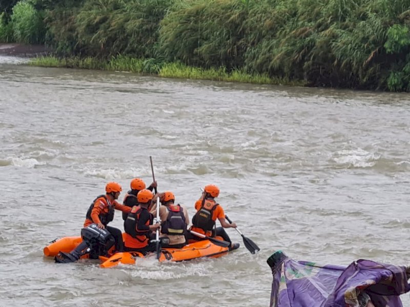 Proses pencaharian terhadap remaja yang tenggelam di Bendungan Kalakkara oleh Tim SAR Gabungan/Ist