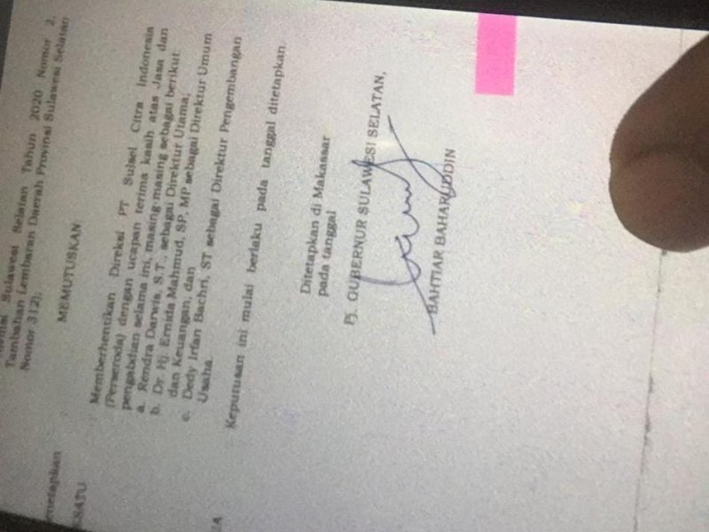 Surat pemberhentian direktur Perusda Sulsel yang beredar di medsos. 