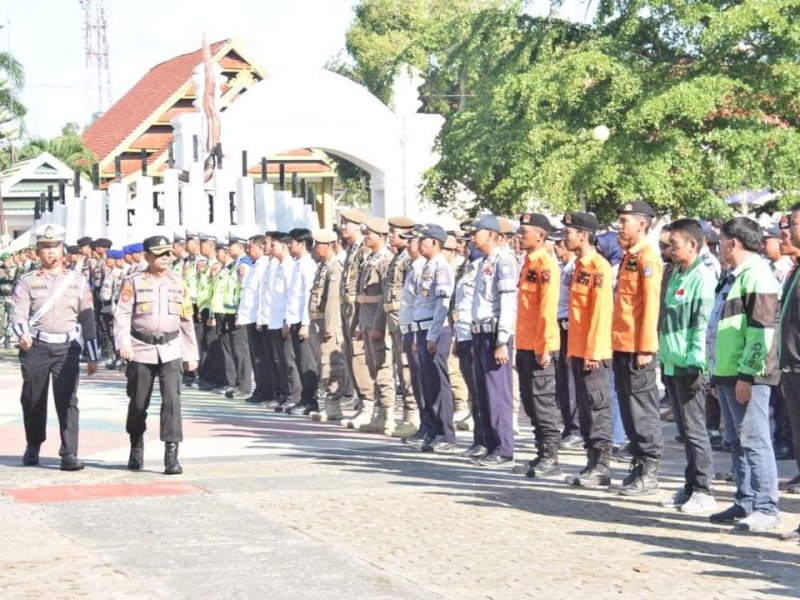Polres Bone menggelar apel pasukan untuk Operasi Keselamatan Pallawa  2024 di Lapangan Merdeka Watampone, Sabtu (2/3/2024).