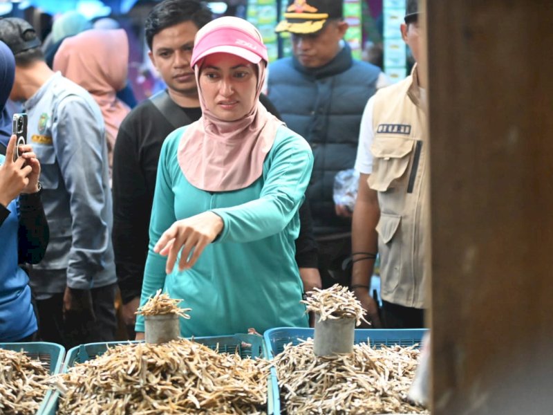 Kapolres Asahan, AKBP Afdhal Junaidi bersilarurahmi dengan Bupati Asahan, H Surya. 
