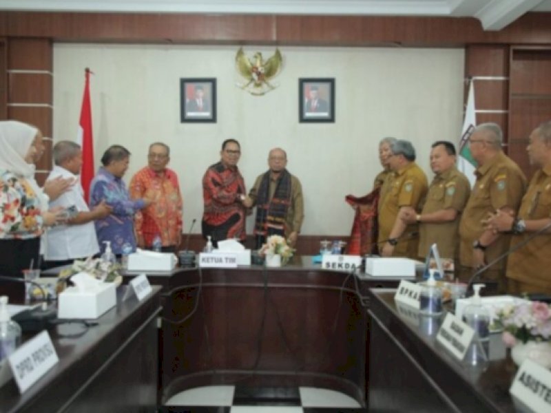Sekretaris Daerah Kabupaten Asahan Drs. John Hardi Nasution, M.Si menerima kunjungan kerja badan anggaran DPRD Provinsi Sumatera Utara dan Tim Anggaran Pemerintah Daerah (TAPD) Provinsi Sumatera Utara