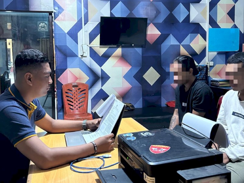 Terduga pelaku penganiayaan saat diamankan oleh pihak kepolisian/Ist