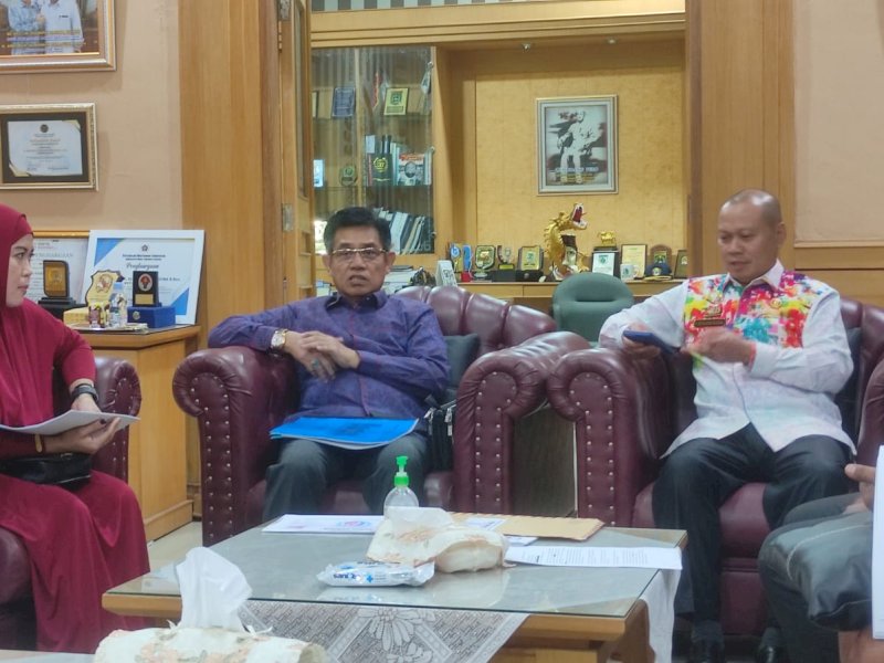 Pengusaha Pertashop mengadu ke DPRD Kabupaten Wajo, Senin, 18 Maret 2024.