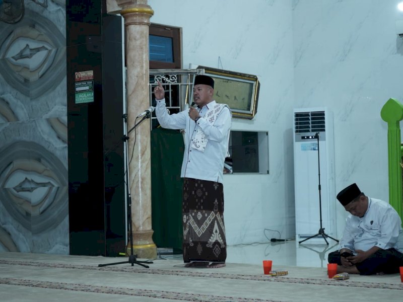 Wakil Bupati Asahan Taufik Zainal Abidin Siregar melakukan safari Ramadan di Masjid Raya Pekan Sei Kepayang. 