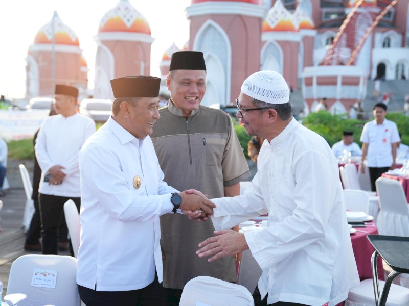 Silaturahmi lintas elemen di Kawasan Wisata Kuliner Lego-lego Center Point of Indonesia, Makassar, Rabu 20 Maret 2024.