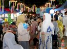 Sofha Marwah Kunjungi Pasar Ramadan Mulo Makassar: Kulineran hingga Bantu Promosi