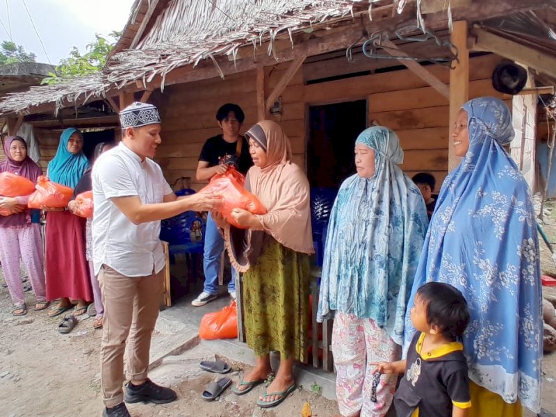 Dinas Kesehatan (Dinkes) Kabupaten Luwu Utara berbagi paket sembako.
