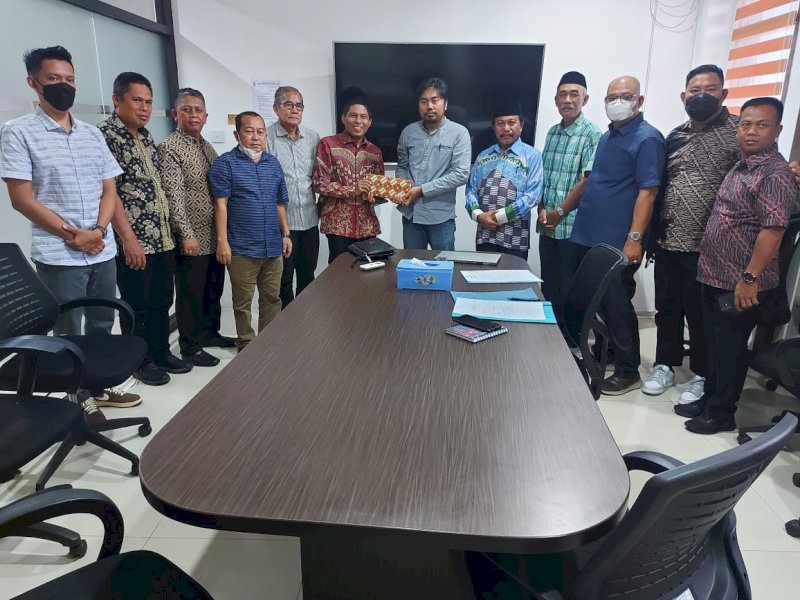Komisi II DPRD Kabupaten Wajo melakukan sharing dengan Badan Perencanaan Pembangunan Daerah, Penelitian dan Pengembangan Kota Balikpapan.