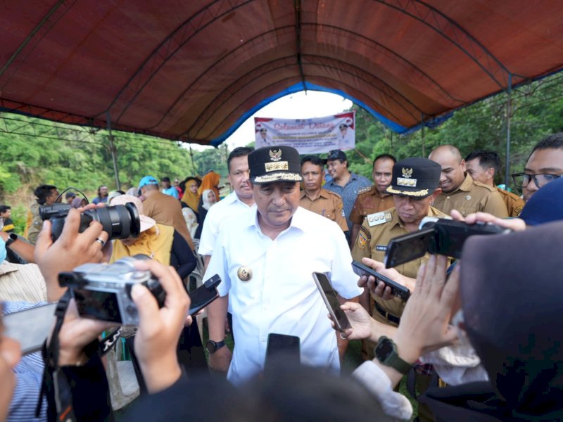 Penjabat Gubernur Sulawesi Selatan Bahtiar Baharuddin berkunjung, ke Kabupaten Bone. 