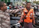 Perumda Parkir Makassar Edukasi Jukir untuk Sopan Layani Pengunjung