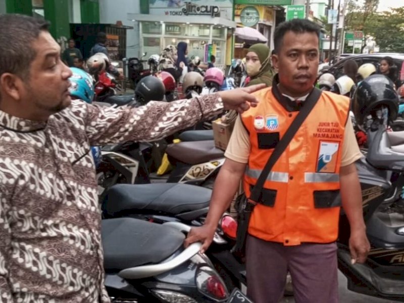 Perumda Parkir Makassar Edukasi Jukir untuk Sopan Layani Pengunjung