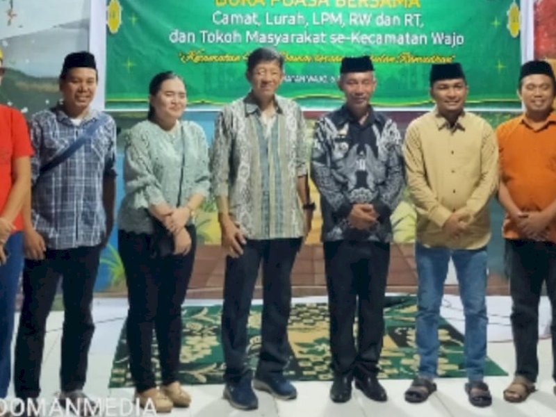 Buka puasa bersama antarelemen di Kecamatan Wajo. 