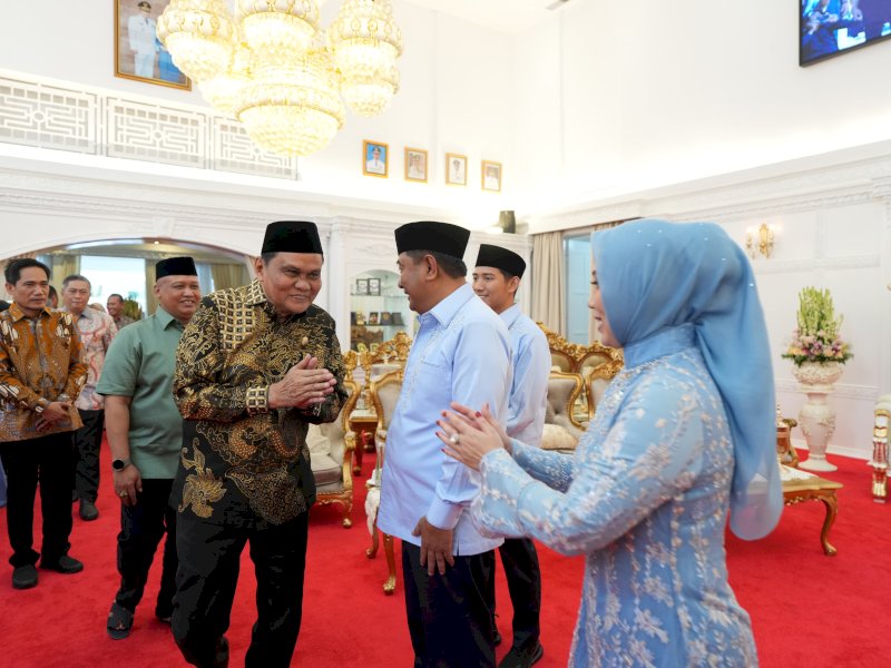 Penjabat Gubernur Sulsel Bahtiar Baharuddin menjamu para kepala daerah se-Sulsel pada hari kedua open house. 