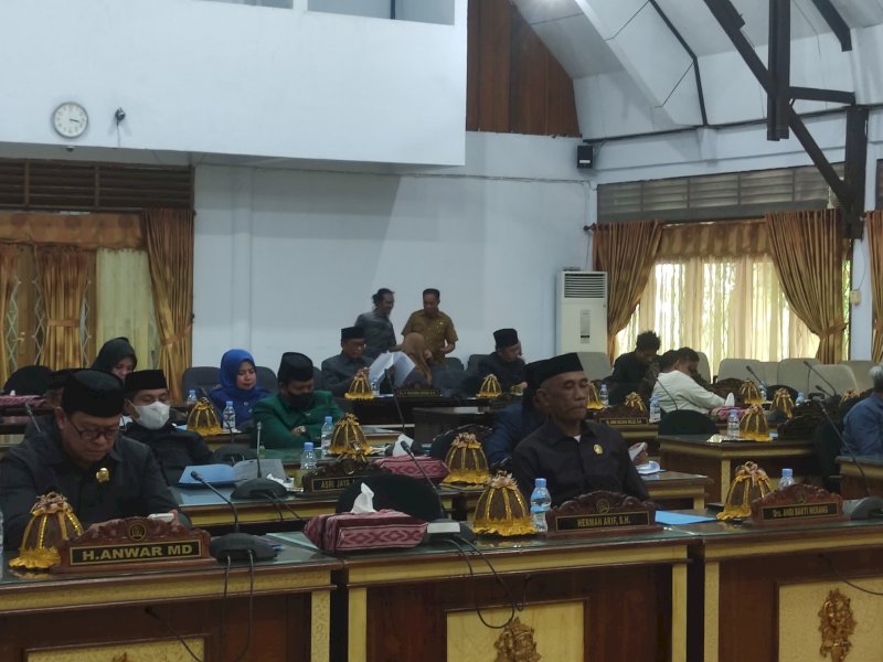Rapat paripurna digelar di ruang rapat paripurna DPRD Wajo, Selasa (16/4/2024).