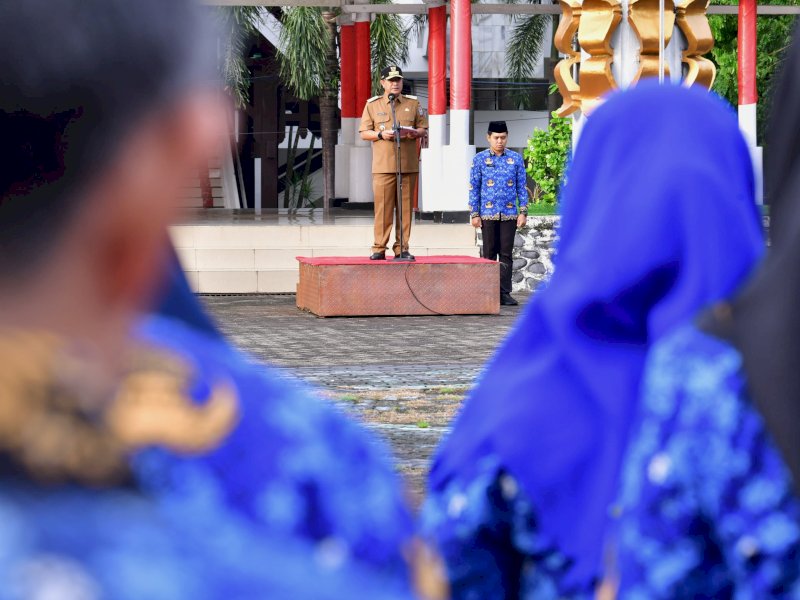 Penjabat Gubernur Sulsel Bahtiar Baharuddin memimpin upacara Hari Kesadaran Nasional. 