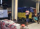 Pusat Kembali Drop 40 Ton Beras untuk Warga Terdampak Banjir-Longsor di Sulsel