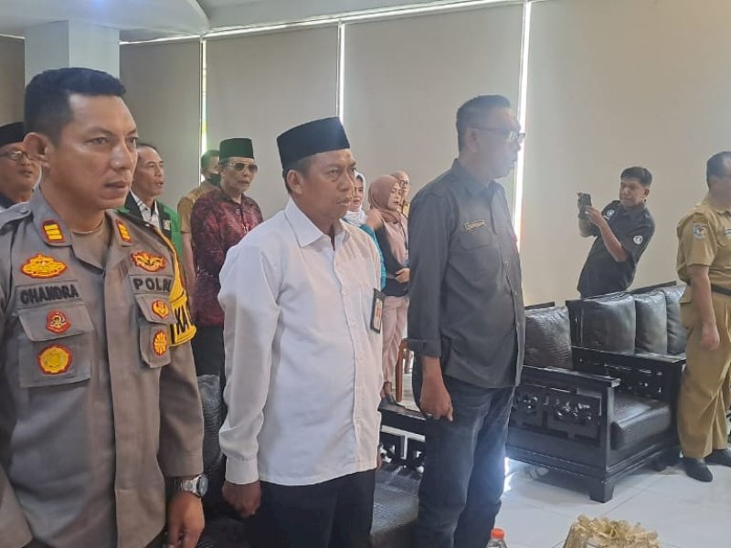 Rapat pleno terbuka penetapan perolehan kursi dan calon anggota DPRD terpilih Pemilu 2024 di Sallo Hotel. 