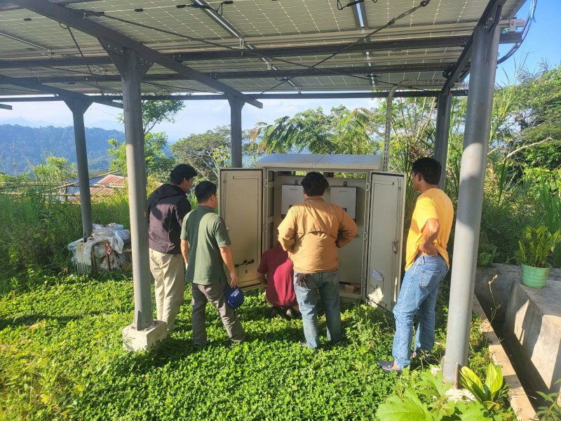 Proyek PLTS (Solar Cell) yang telah berfungsi kembali di puskesmas Tana Toraja. 