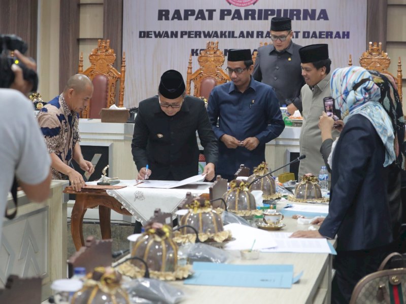 Pengesahan APBD-P Kota Makassar. 