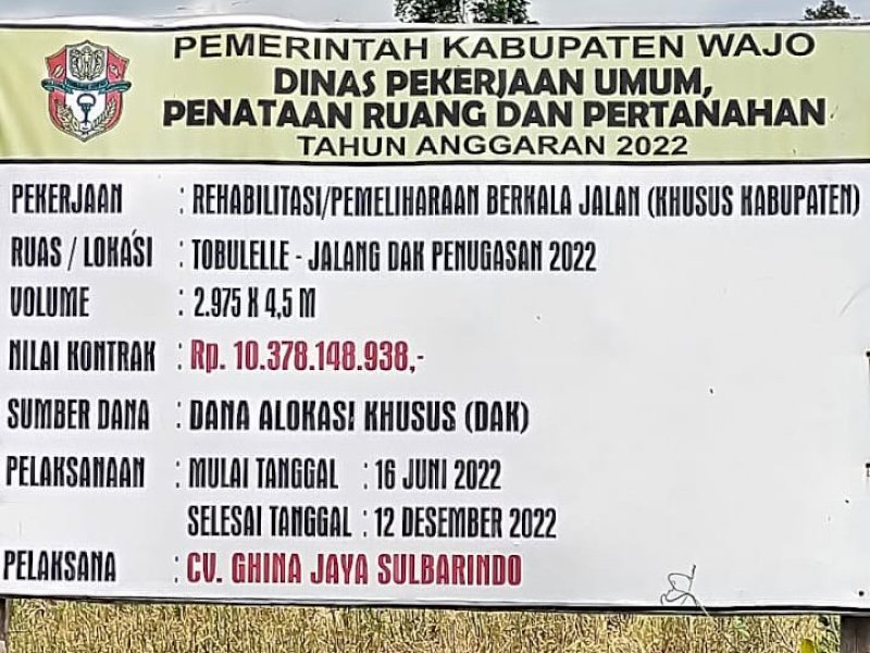 Papan proyek jalan Tobulell-Jalang, Wajo. 