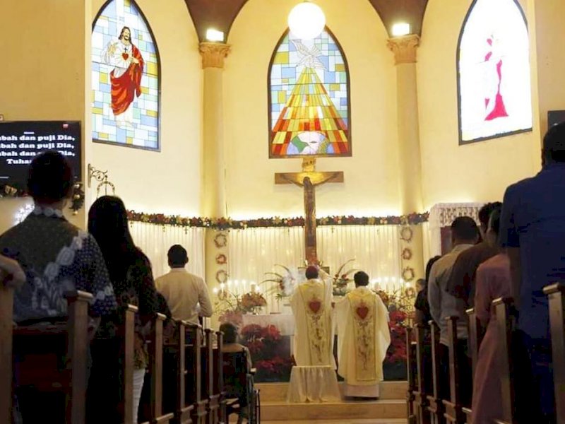 Suasana Gereja Katedral Makassar. (Foto: Ist)