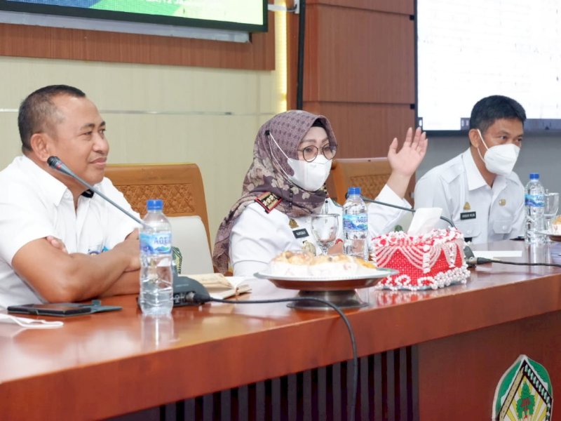 Sekda Gowa, Kamsina menerangkan soal MoU bersama Bulog Makassar. (Ist)